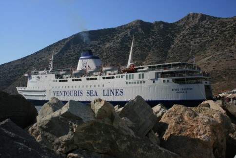 Final disembarkation at Sifnos