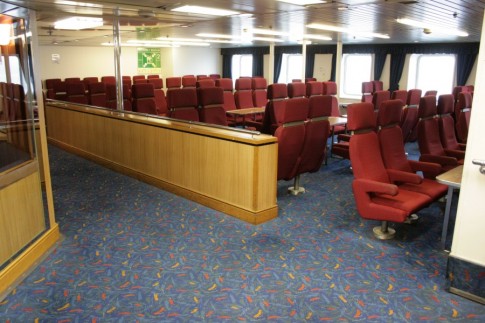 The amidships/forward port side lounge, pre-refit.
