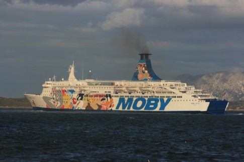 The Moby Otta turning in port.