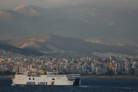 The Ierapetra L approaching Piraeus.