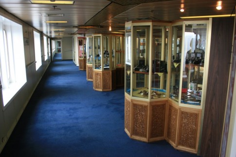 The starboard-side arcade looking aft.