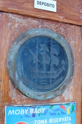 Look carefully at some of the door portholes on the upper decks and it can be seen that they too bear the ship logo as well as the name of the Ã–resundsvarvet, Landskrona.