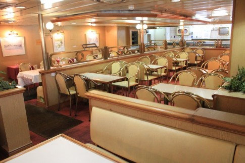 Moving back upstairs, this is the cafeteria, rarely used as such during the ship's second stint in Agoudimos service when it was only generally opened up on busy sailings as an additional seating area.