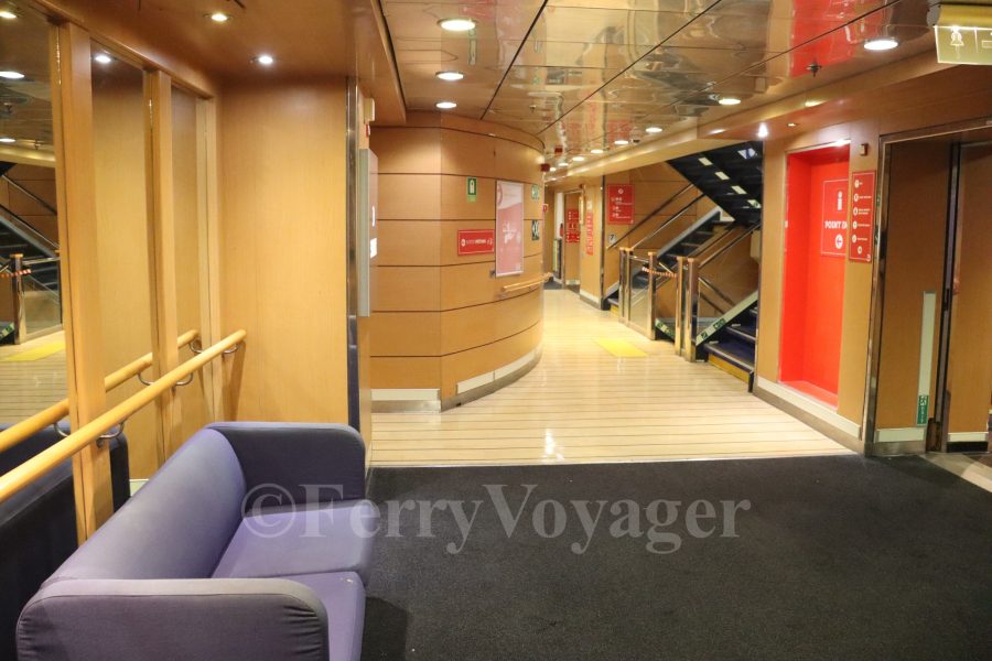 Principal lobby/hallway