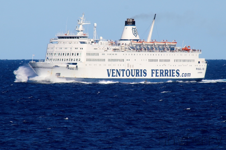 The Rigel III (ex-Turella, Stena Nordica, Fantaasia) approaching Bari.