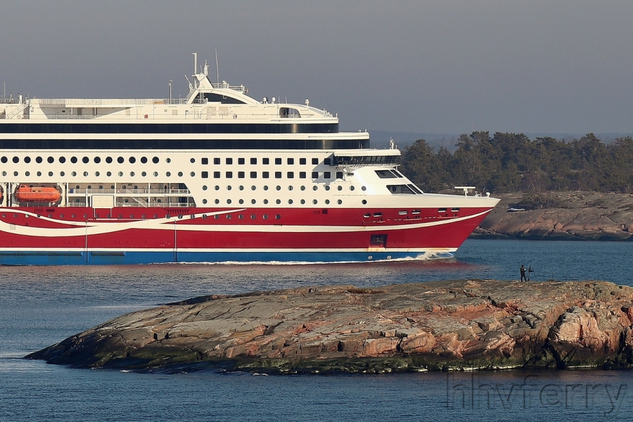 The Viking Grace passing Kobba Klintar.