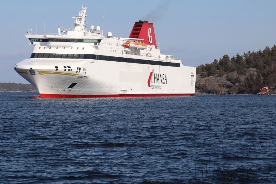 Rederi AB Gotland/Hansa Destinations' Drotten (ex-Gotland) arriving at Nyn?shamn in March.