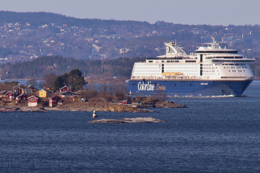 The Color Magic arriving at Oslo.