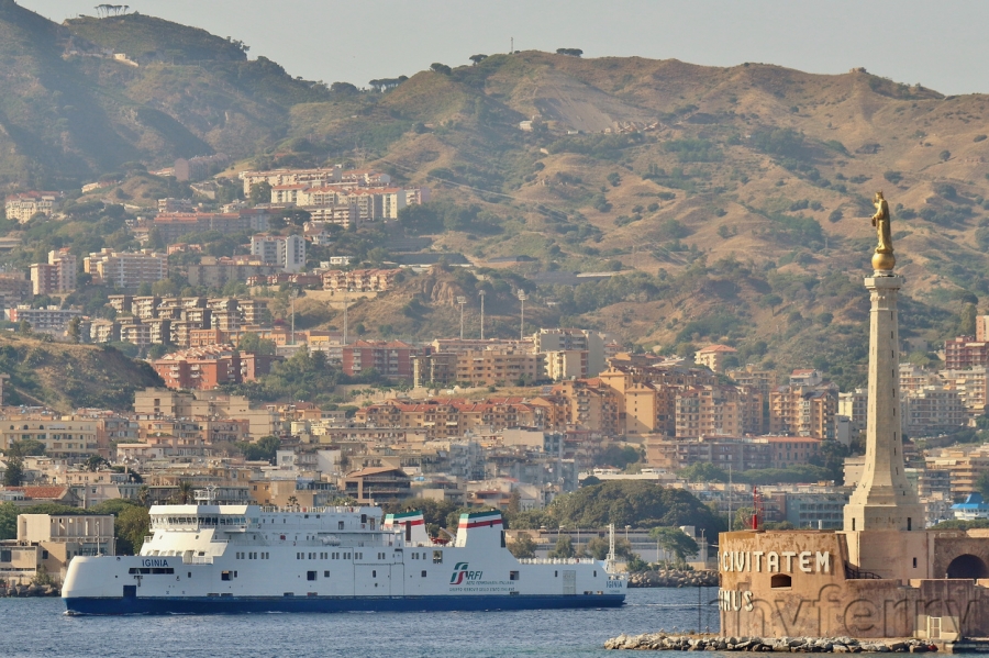 The train ferry Iginia arriving at Messina.