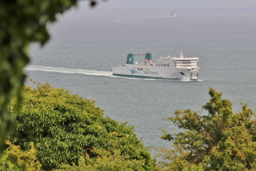 Irish Ferries' Isle of Inisheer arriving at Dover.